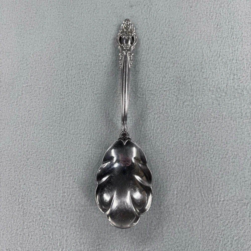 International Lyon Frontenac Shell Casserole Spoon International 9-1/8